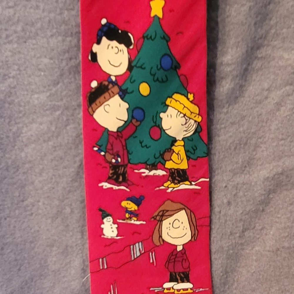 Peanuts - Charlie Brown Christmas Necktie - Used in Good Condition